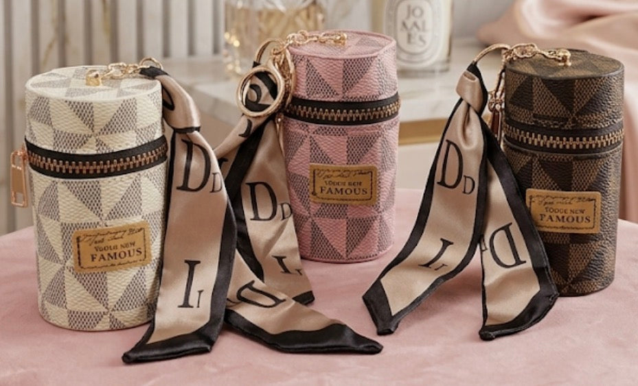 Vintage barrel pouch