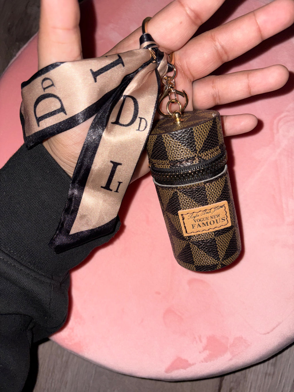 Vintage barrel pouch