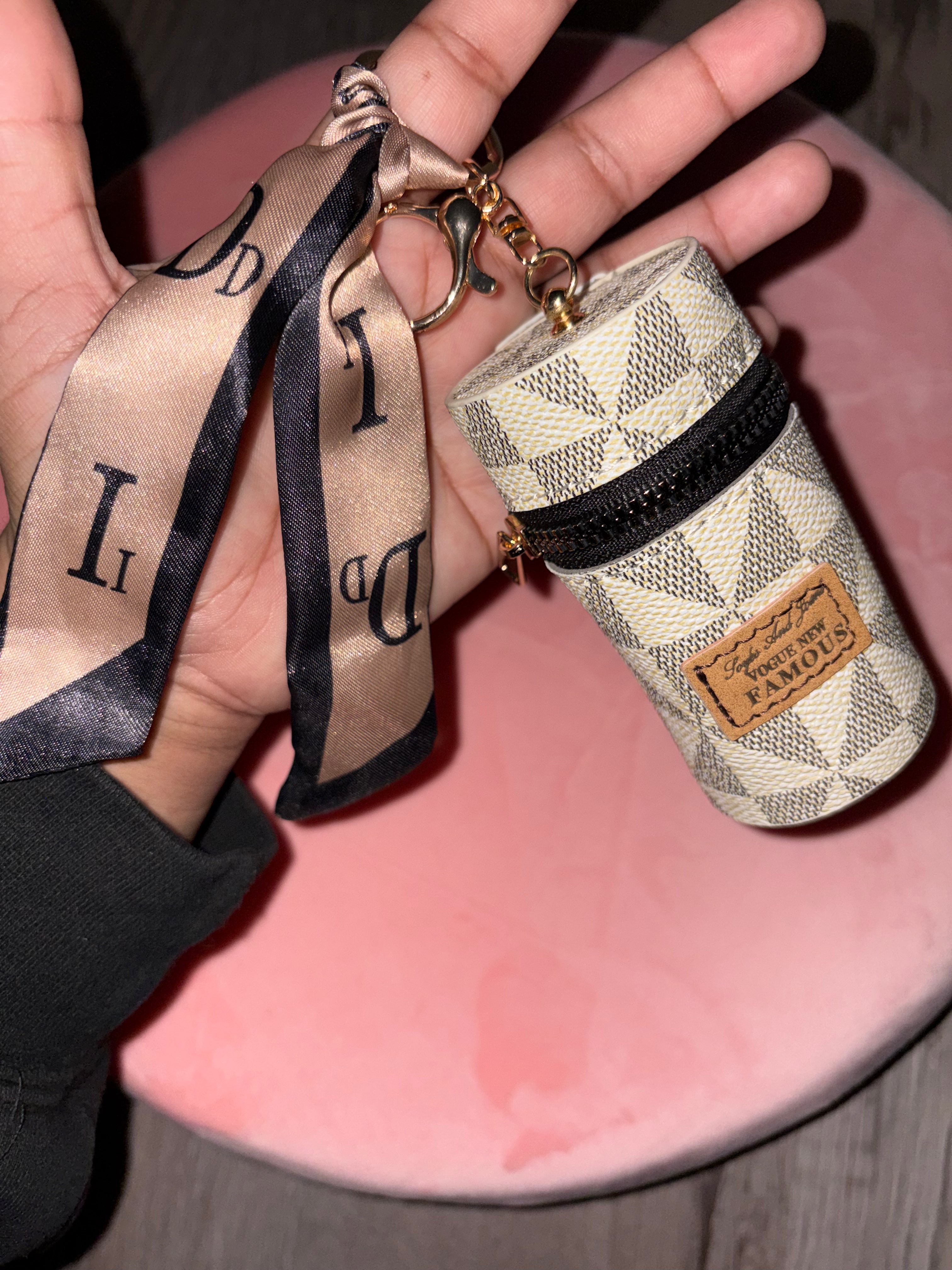 Vintage barrel pouch